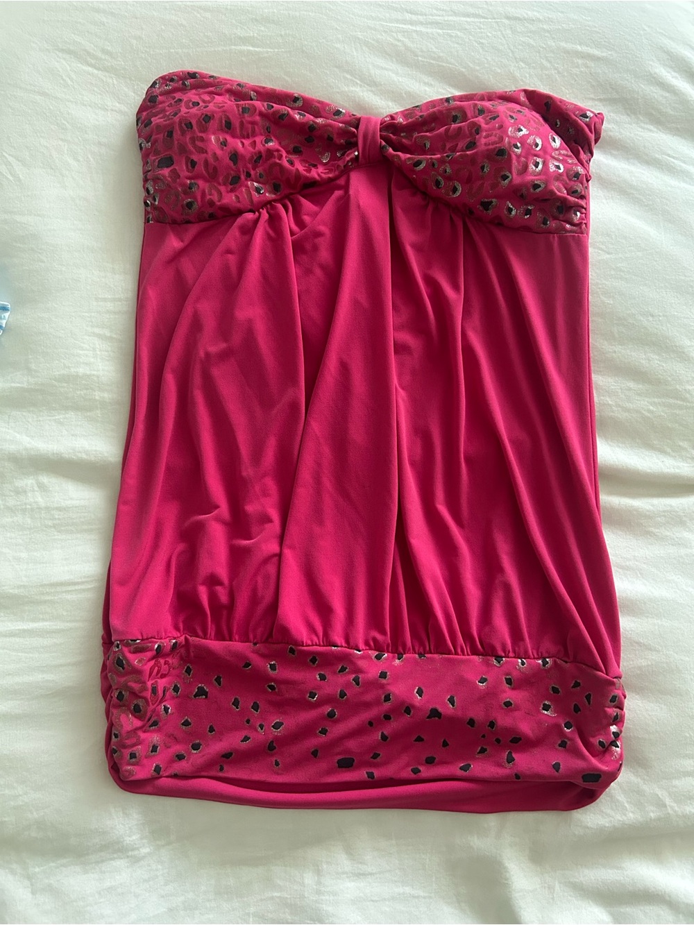 Strapless Bandeau Tube Top in Bright Fuchsia Pink with Metallic Detail